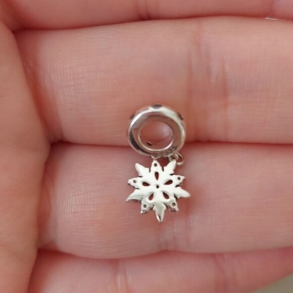 925 Sterling Silver Snowflake Charm - Picture 9 of 9